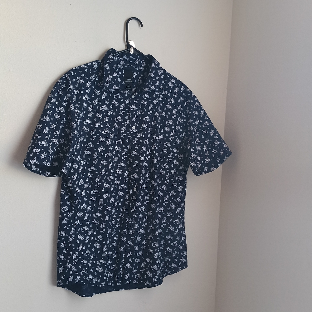 H&M Shirt Men L Navy Blue White Floral Design Resort Vacation Academia Casual